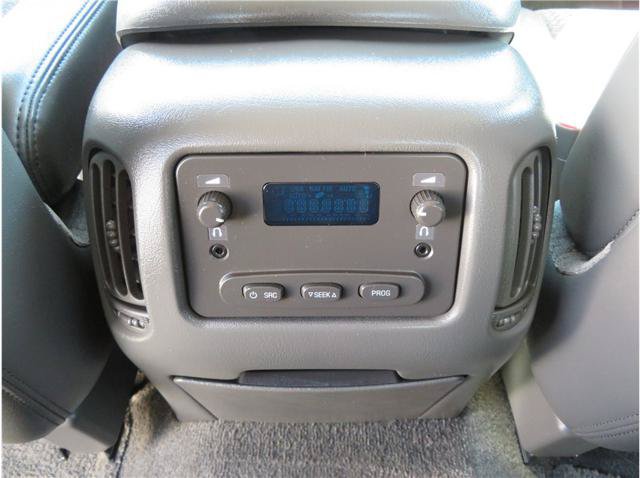 Used 2003 Chevrolet Avalanche 4x4 w/ Driver Convenience Package image 9