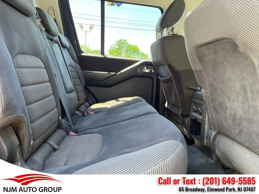 Used 2010 Nissan Pathfinder SE AWD/4WD image 33