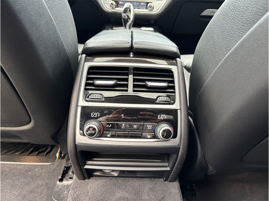 Used 2021 BMW 740i xDrive AWD/4WD image 42