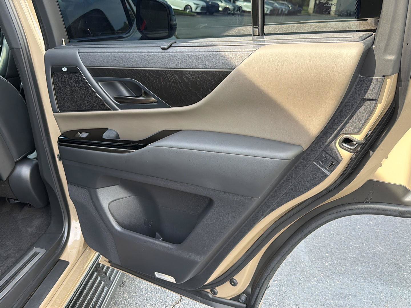 Certified 2025 Lexus LX 700h Overtrail AWD/4WD image 16