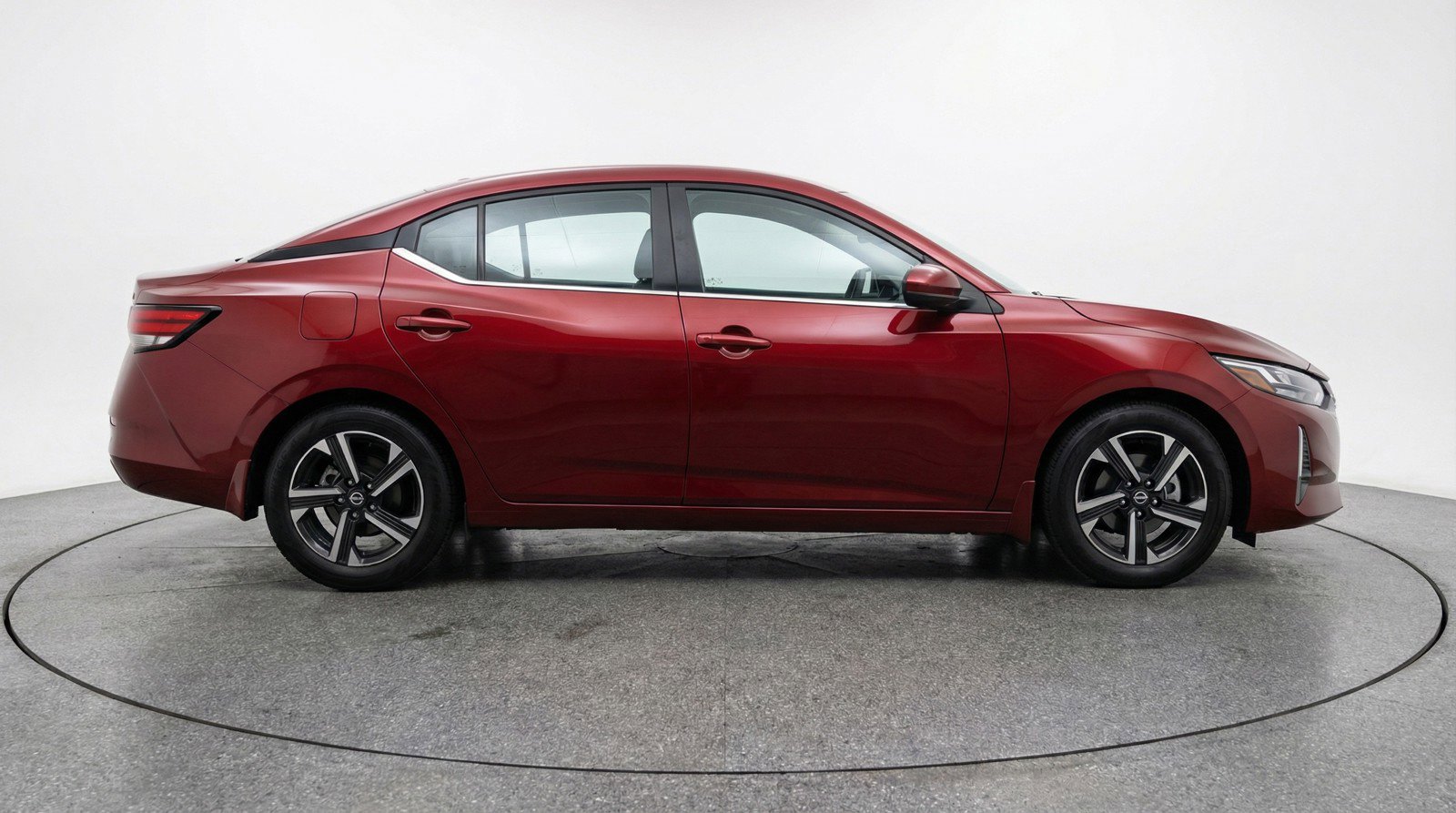 Used 2025 Nissan Sentra SV FWD image 9