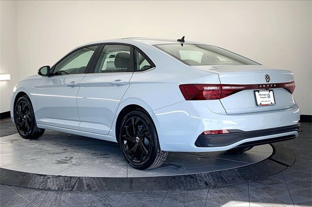 New 2026 Volkswagen Jetta SE image 4