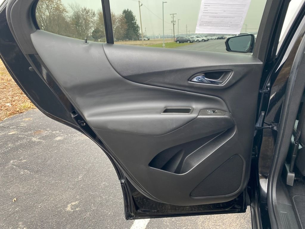 Used 2023 Chevrolet Equinox LT w/ Driver Convenience Package image 16