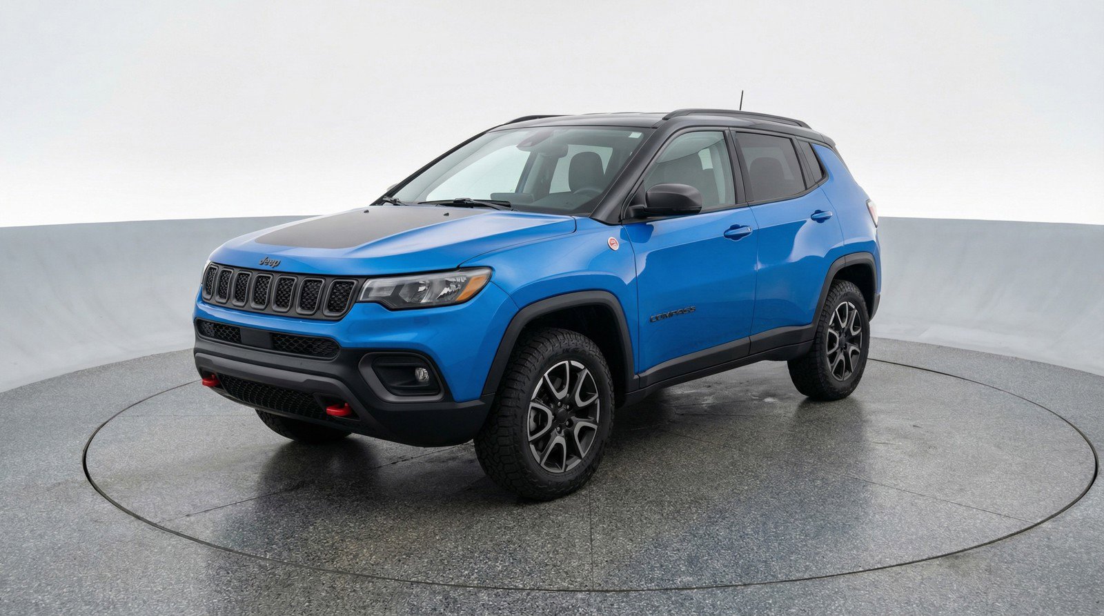 Used 2025 Jeep Compass Trailhawk image 3