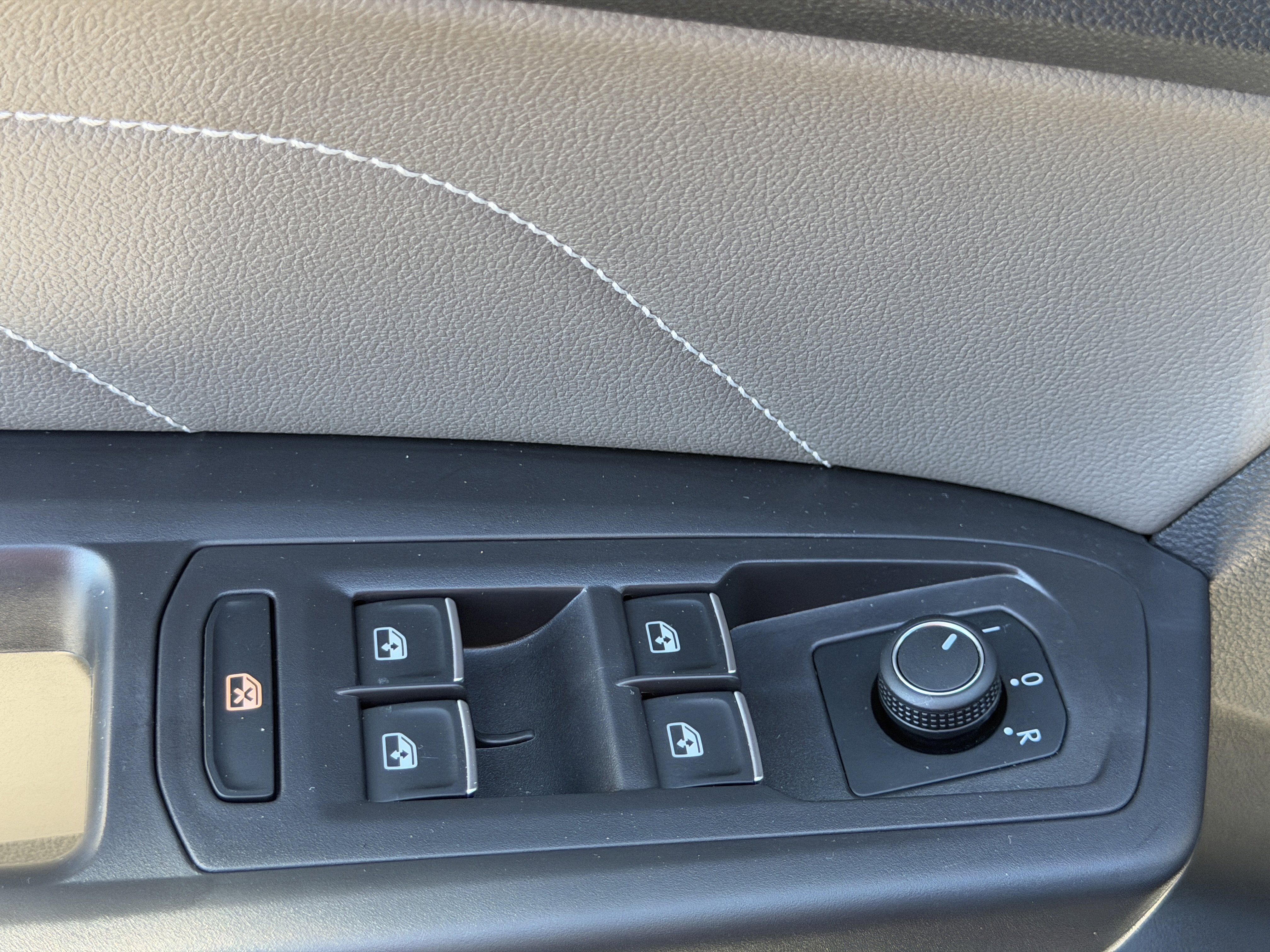 Used 2023 Volkswagen Atlas Cross Sport SE w/ Panoramic Sunroof Package image 19