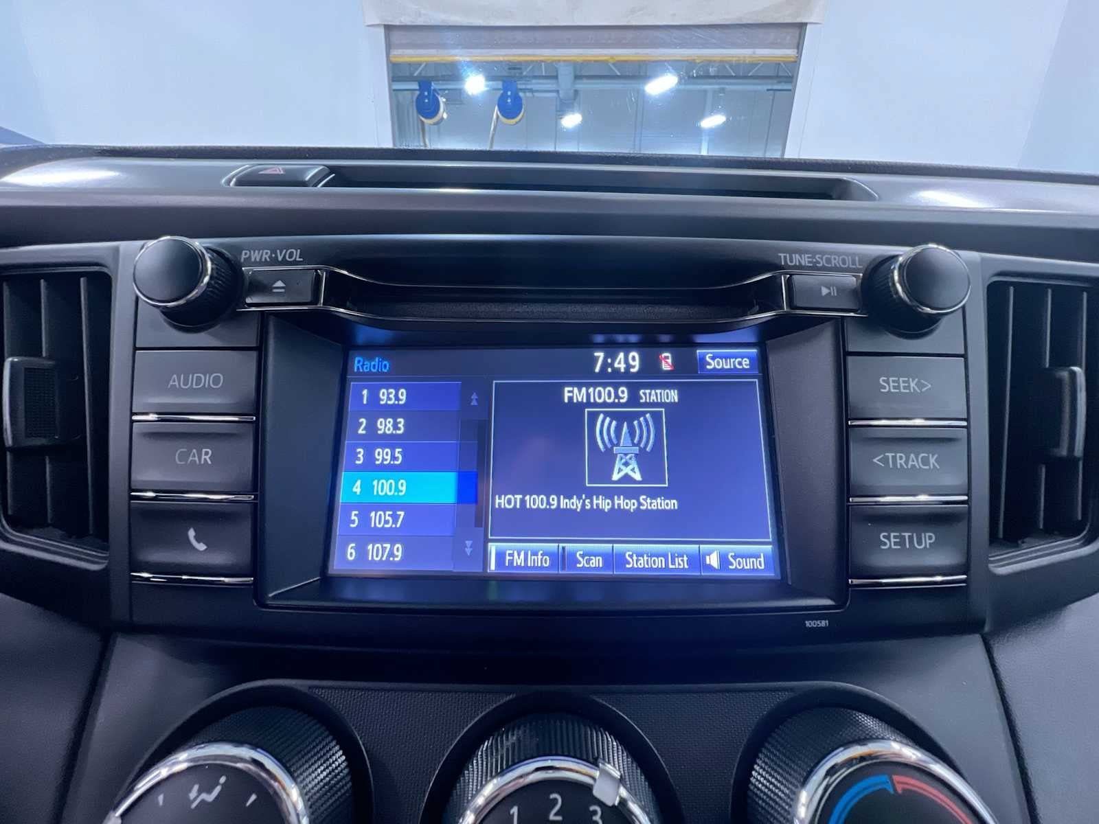 Used 2018 Toyota RAV4 LE w/ All Weather Liner Package FWD image 25