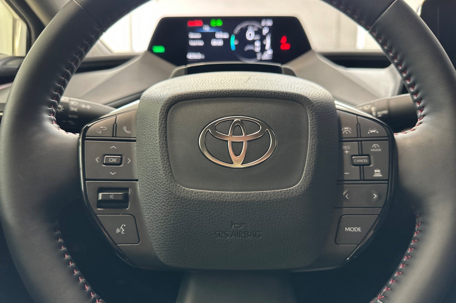 Used 2024 Toyota Prius Prime FWD image 11