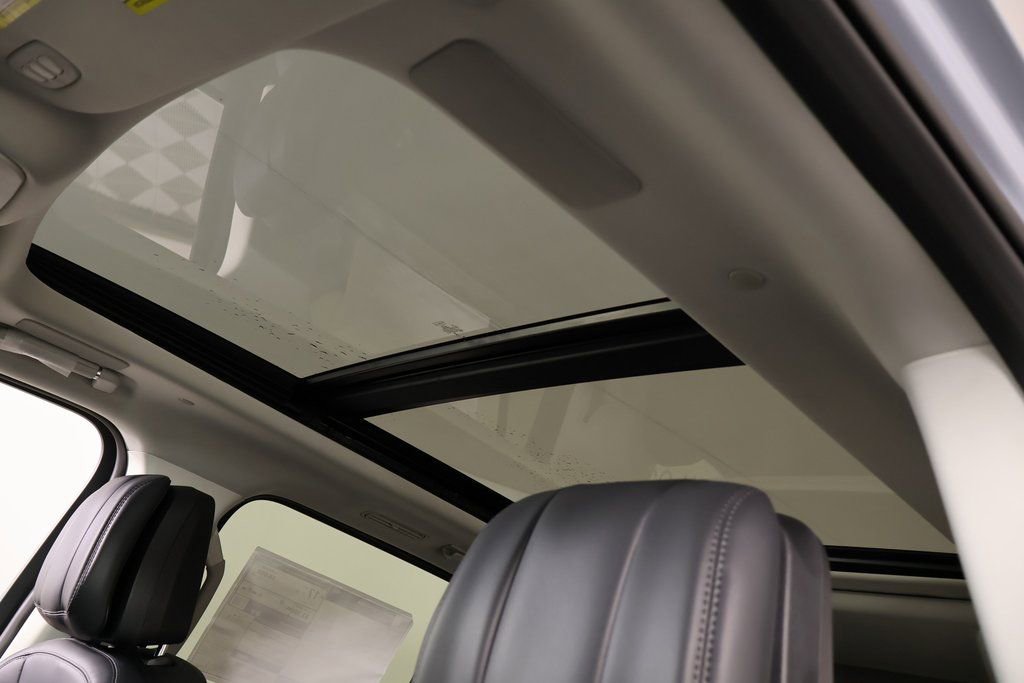 New 2025 Lincoln Navigator Reserve image 16