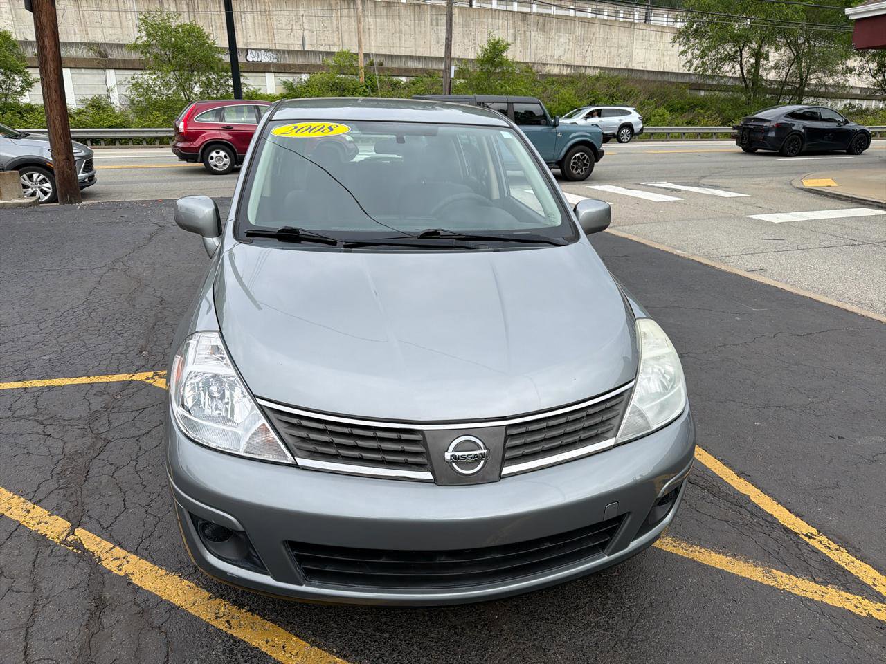 Used 2008 Nissan Versa Hatchback FWD image 3