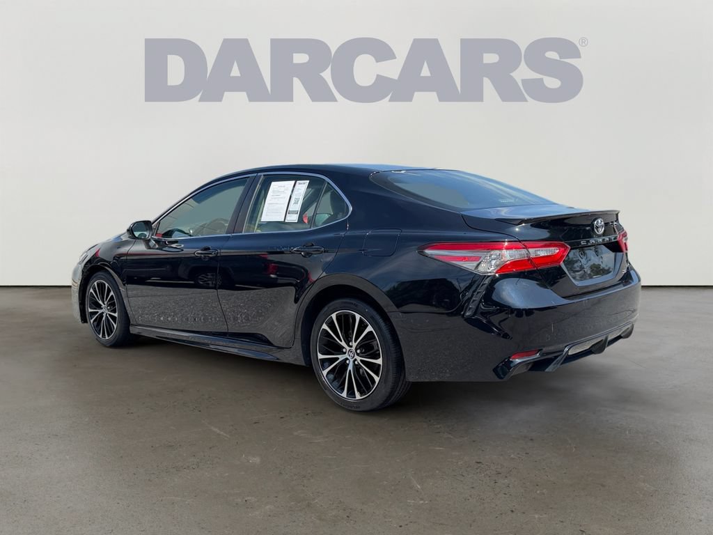 Used 2018 Toyota Camry SE FWD image 5