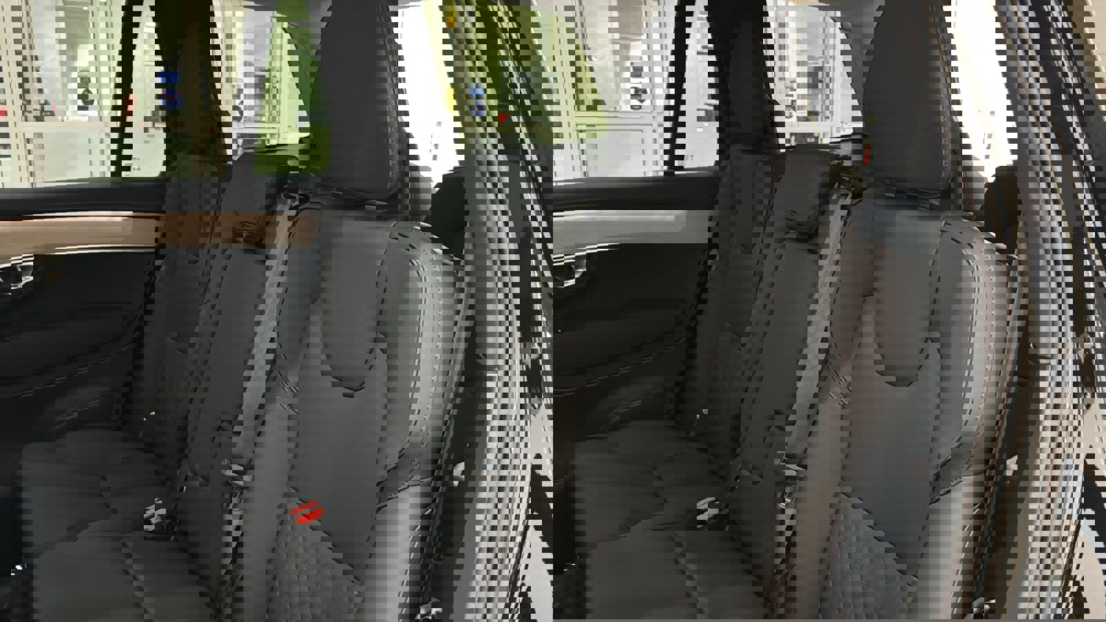 New 2026 Volvo XC90 B6 Plus w/ Protection Package Premier image 26