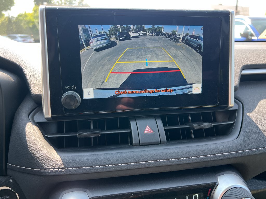 Used 2025 Toyota RAV4 XLE FWD image 32