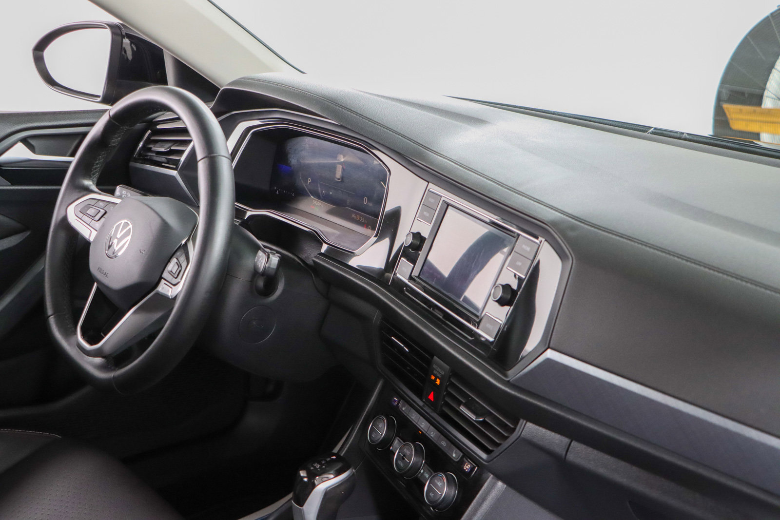 Used 2024 Volkswagen Jetta SE image 26