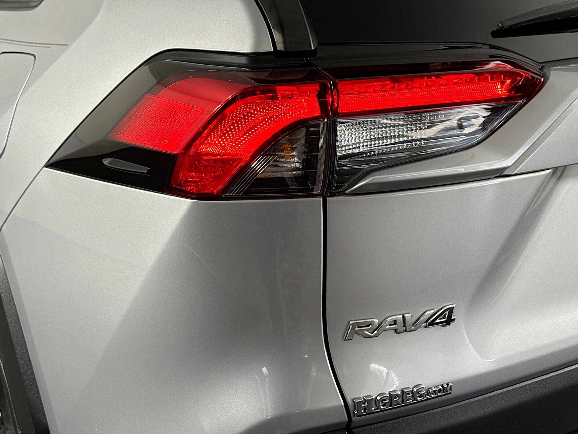 Used 2020 Toyota RAV4 XLE FWD image 36