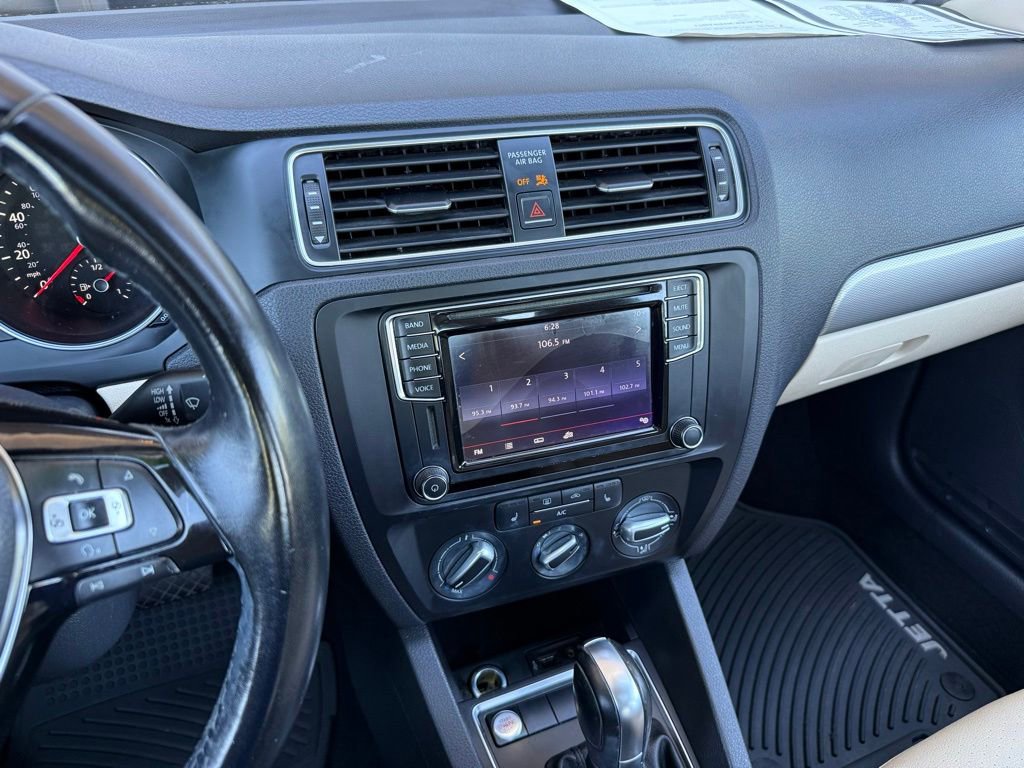 Used 2017 Volkswagen Jetta SE FWD image 21