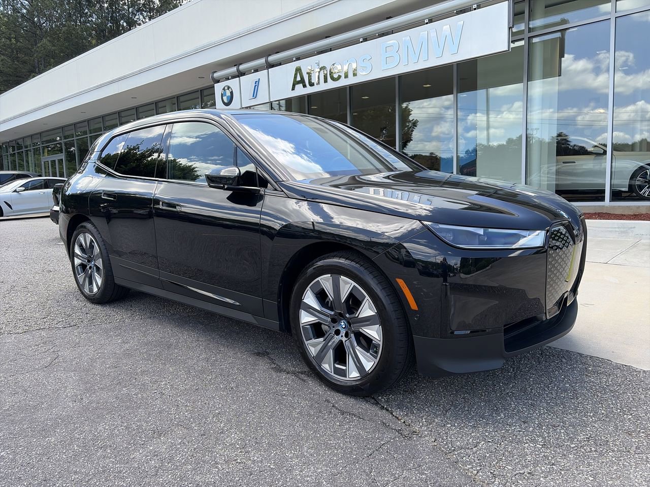 Certified 2024 BMW iX xDrive50 w/ Premium Package AWD/4WD image 2