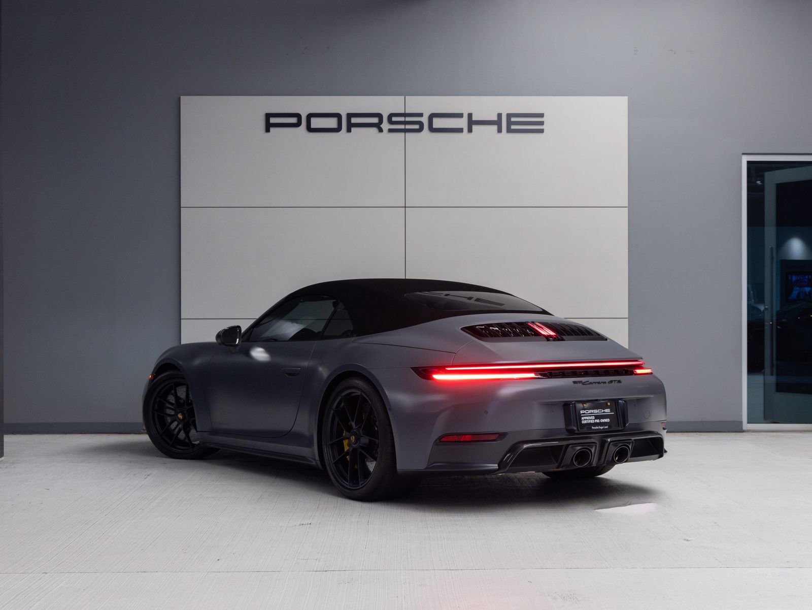 Used 2025 Porsche 911 Carrera GTS image 3
