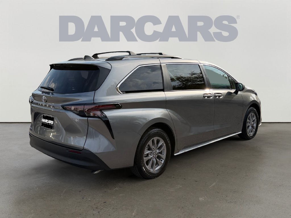 Used 2026 Toyota Sienna LE AWD/4WD image 7