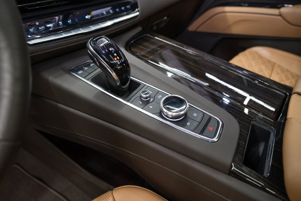 Used 2024 Cadillac Escalade Premium Luxury AWD/4WD image 57