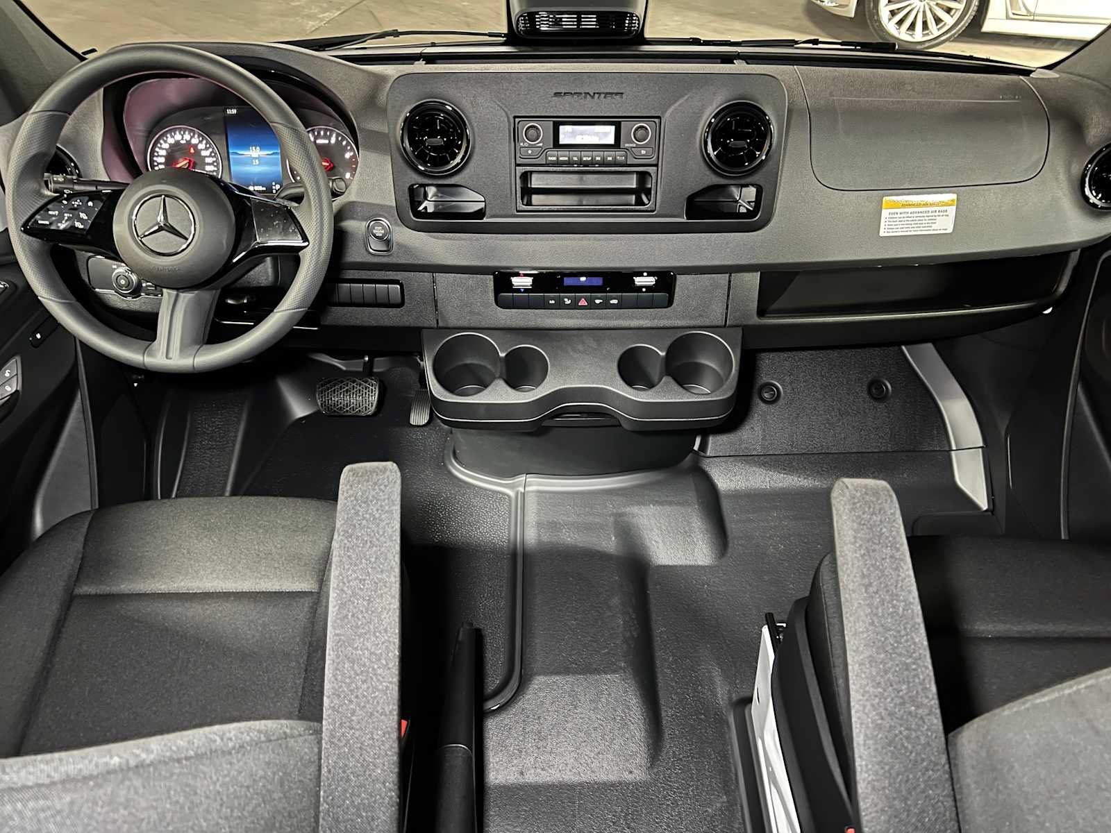 Used 2025 Mercedes-Benz Sprinter 2500 image 34