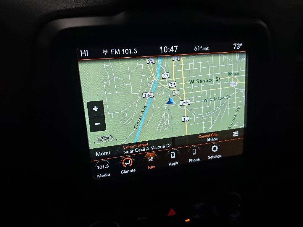 Used 2022 Jeep Renegade Latitude AWD/4WD image 24