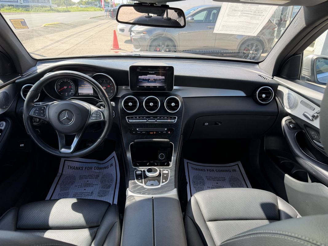 Used 2019 Mercedes-Benz GLC 300 4MATIC w/ Premium Package image 39