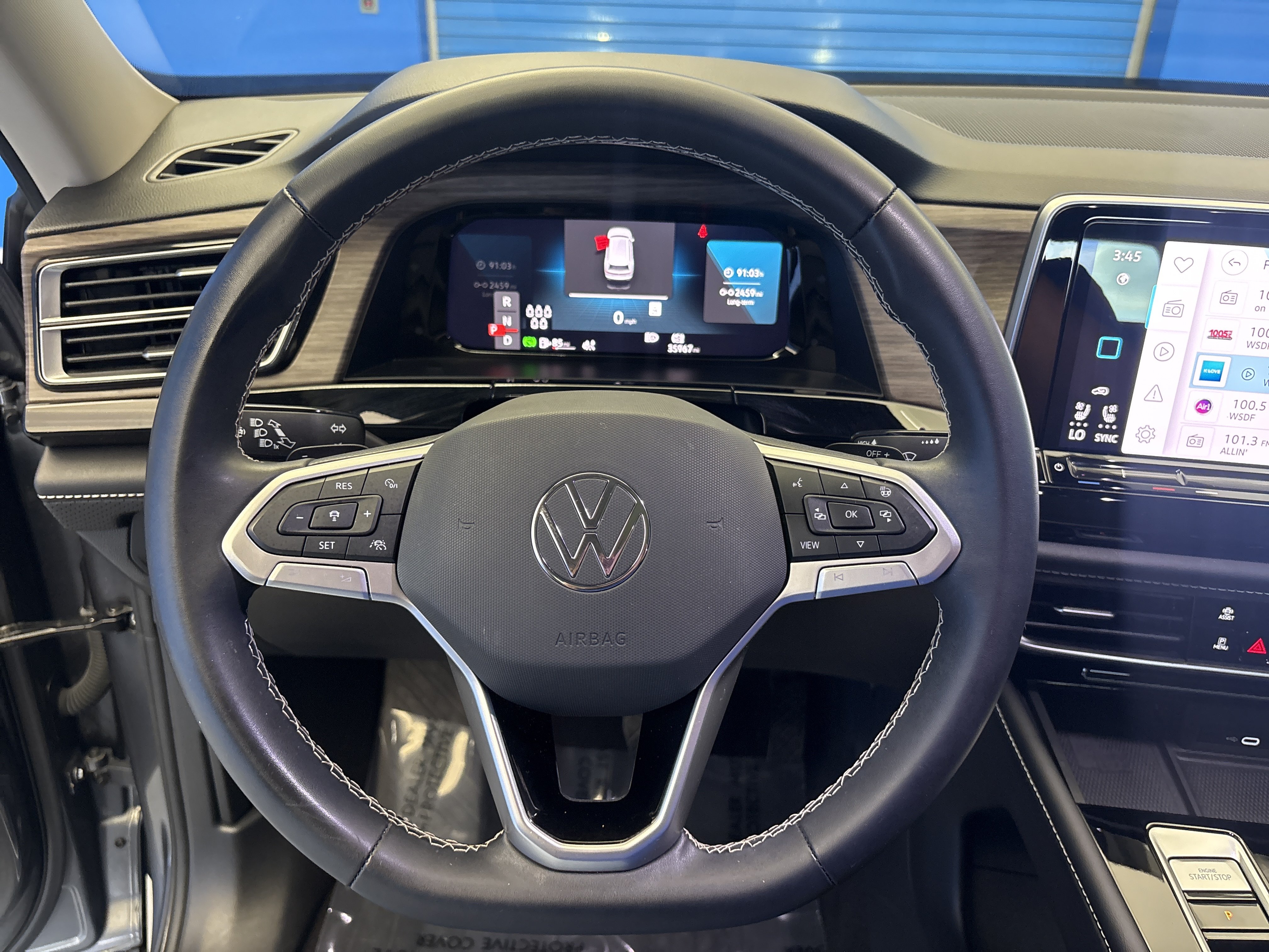 Used 2024 Volkswagen Atlas SEL AWD/4WD image 14