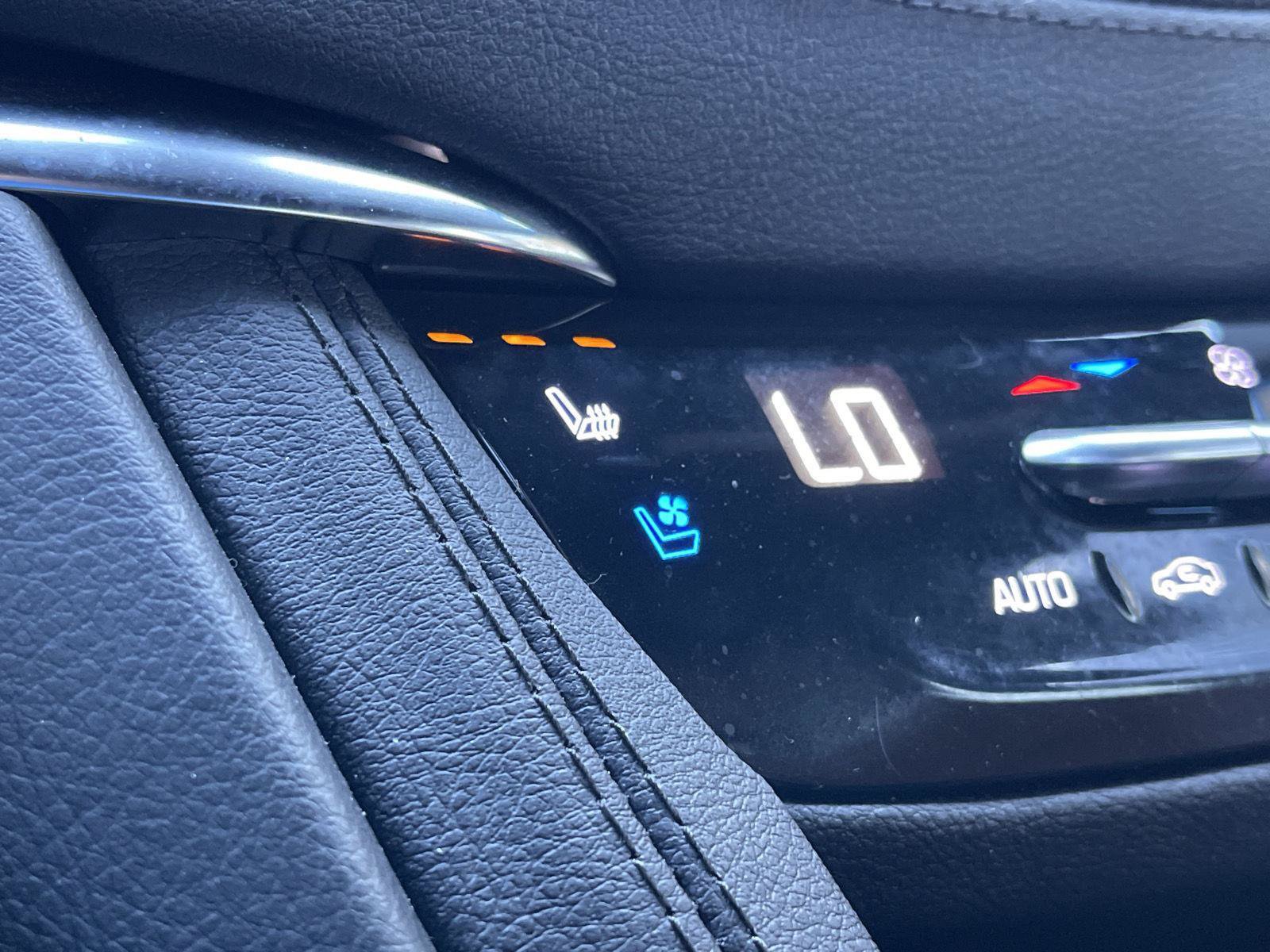 Used 2024 Cadillac XT5 Sportv w/ Technology Package AWD/4WD image 32