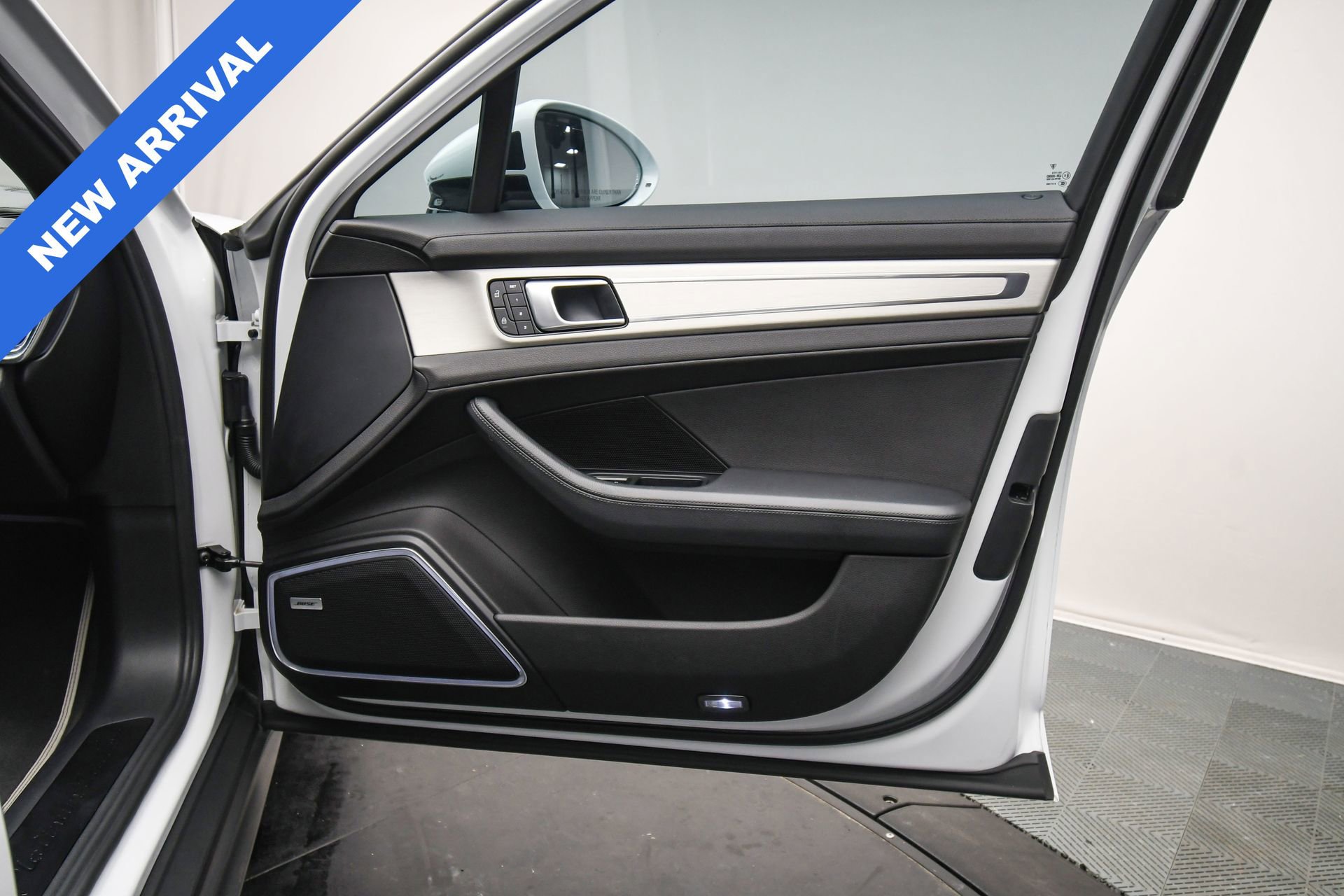 Used 2022 Porsche Panamera Platinum Edition image 45