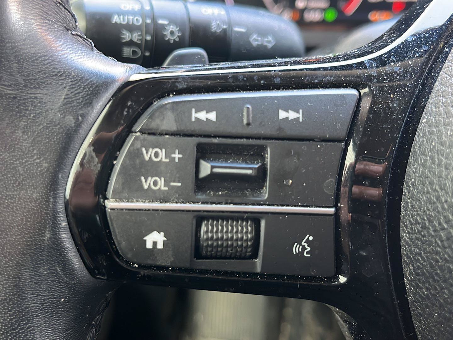 Certified 2025 Honda Pilot EX-L image 9