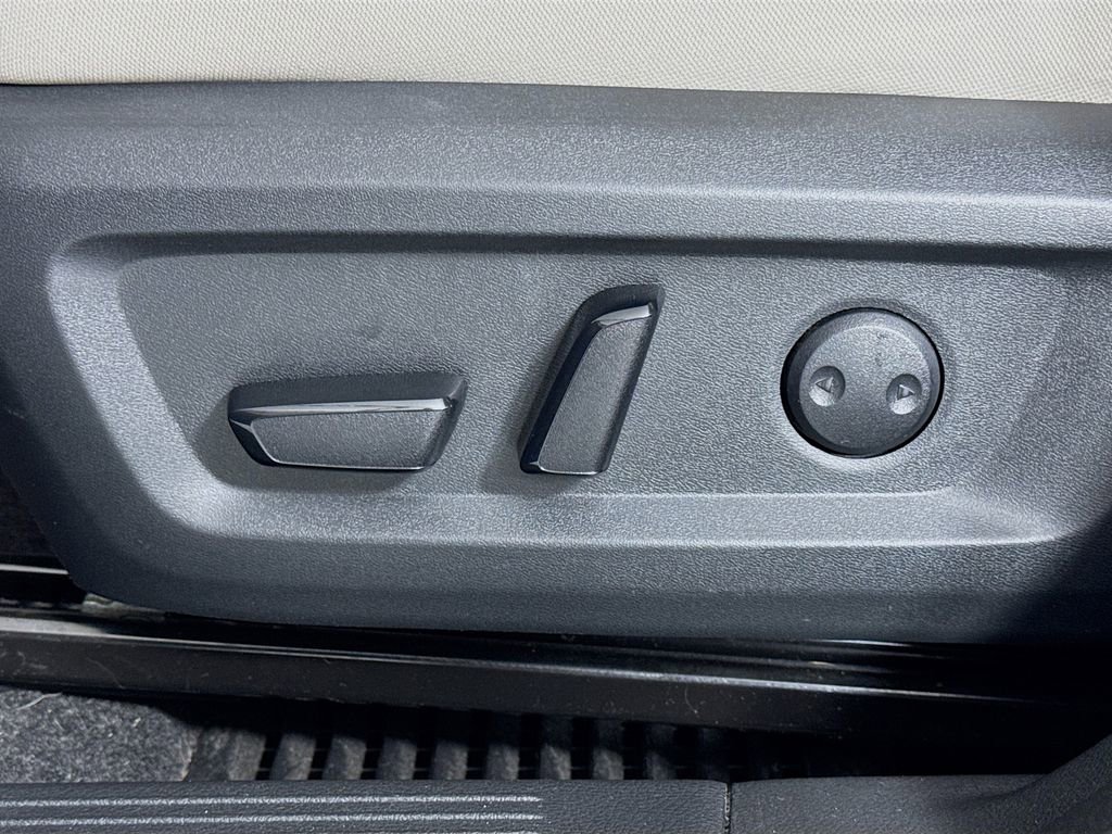 Used 2022 Nissan Rogue SV image 16