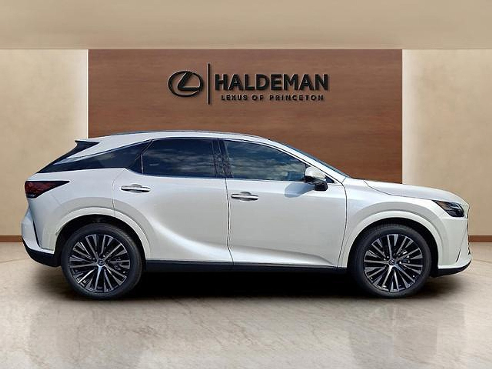 Used 2026 Lexus RX 350 Premium Plus w/ Convenience Package AWD/4WD image 7