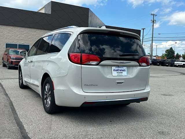 Used 2019 Chrysler Pacifica Touring-L Plus w/ Advanced Safetytec Group FWD image 4