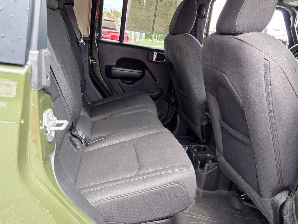 Used 2022 Jeep Gladiator Sport AWD/4WD image 13
