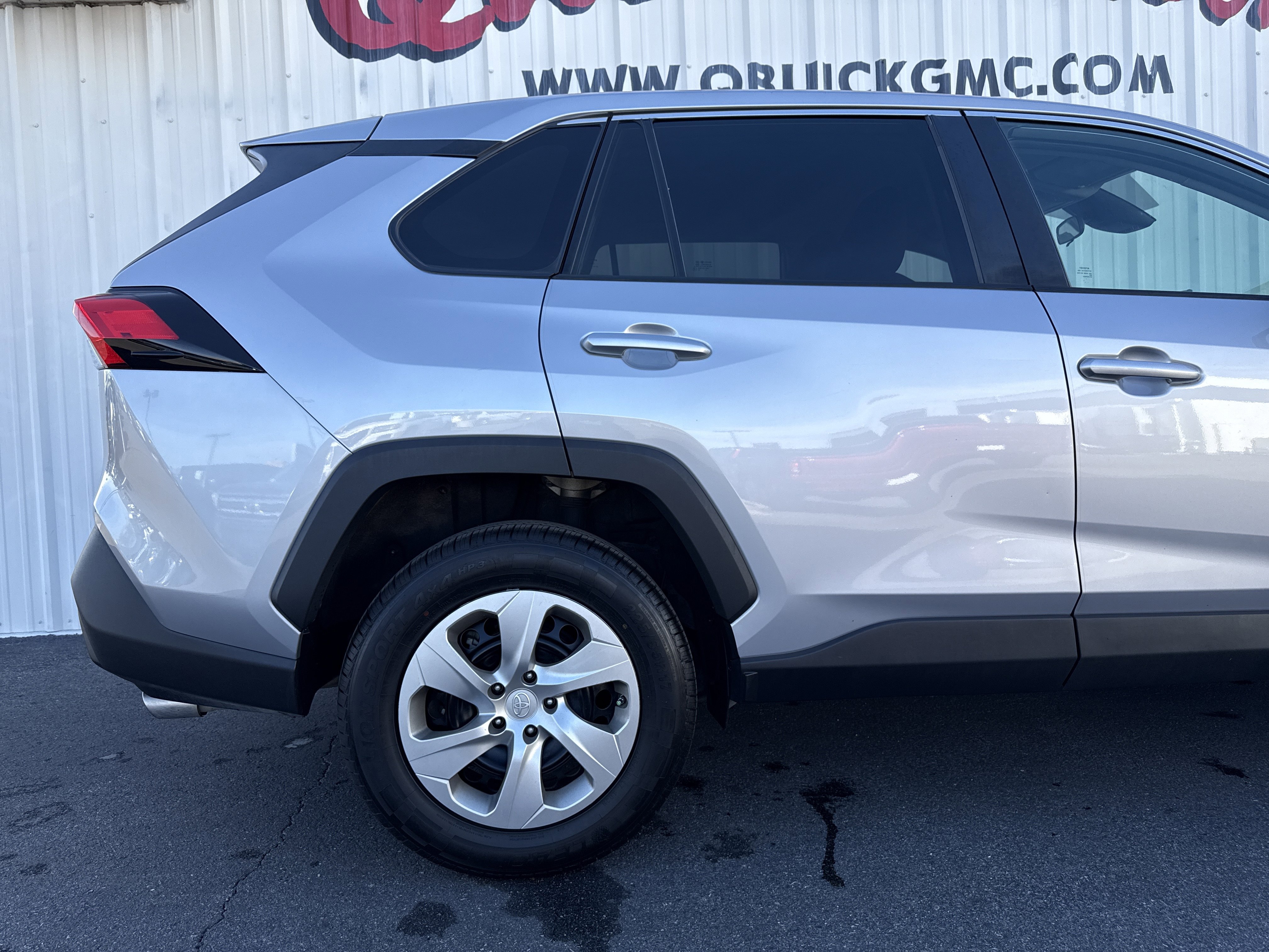 Used 2022 Toyota RAV4 LE image 24