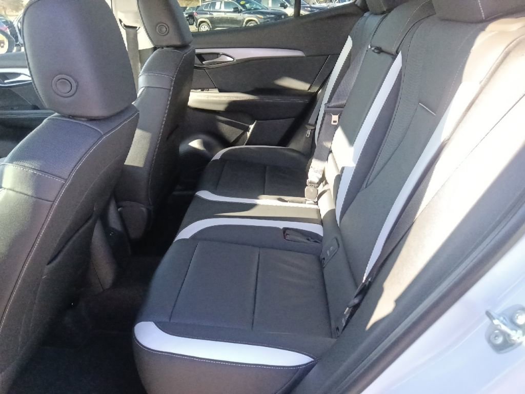Used 2025 Buick Envision Sport Touring image 29