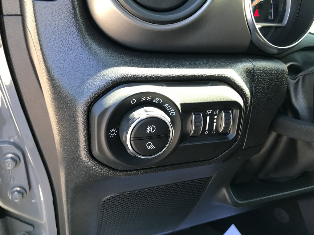 Used 2022 Jeep Gladiator Willys AWD/4WD image 12