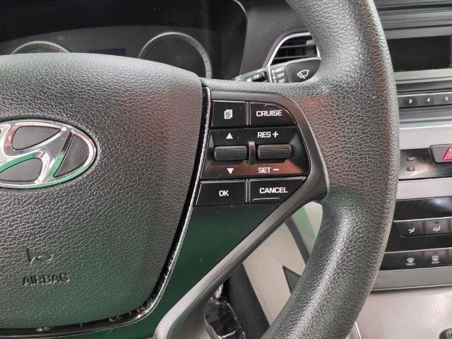 Used 2015 Hyundai Sonata SE FWD image 12