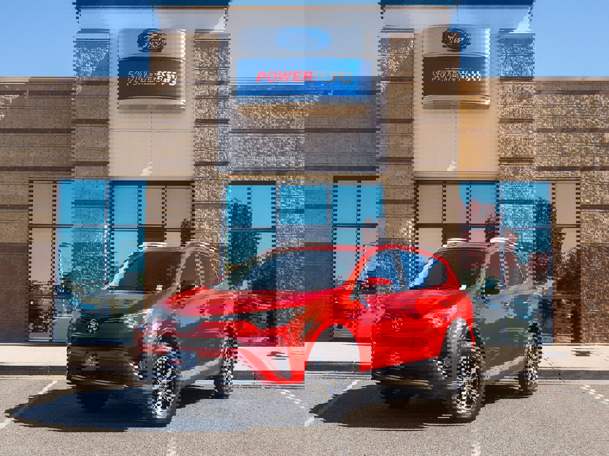 Used 2016 Toyota RAV4 XLE image 2