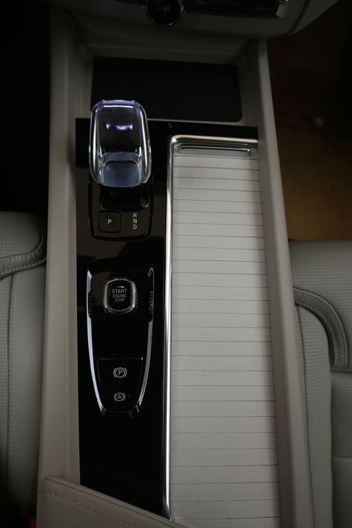 New 2026 Volvo XC60 T8 Ultra image 32