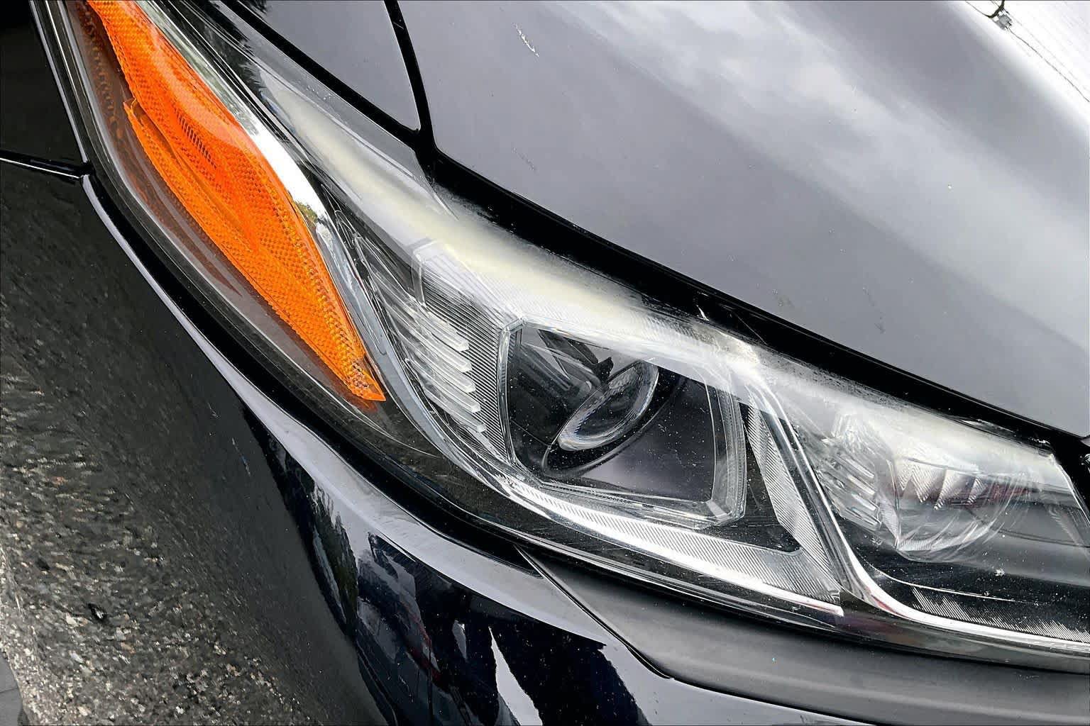 Used 2020 Toyota Camry SE w/ Convenience Package FWD image 28