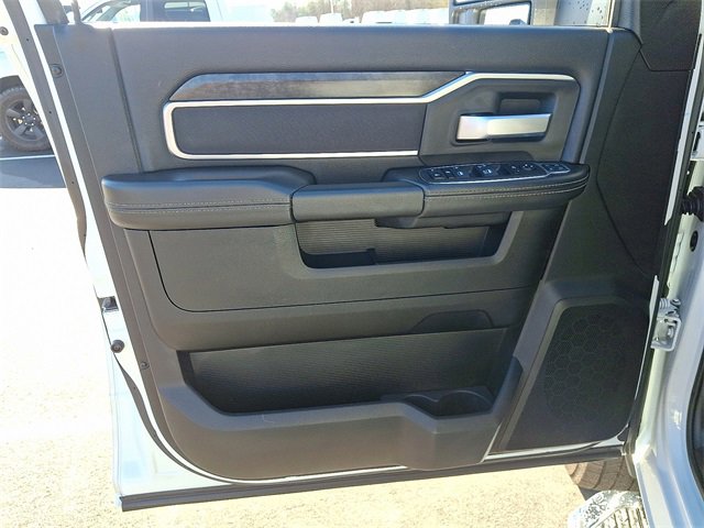 Used 2024 RAM 2500 Big Horn w/ Bed Utility Group image 12