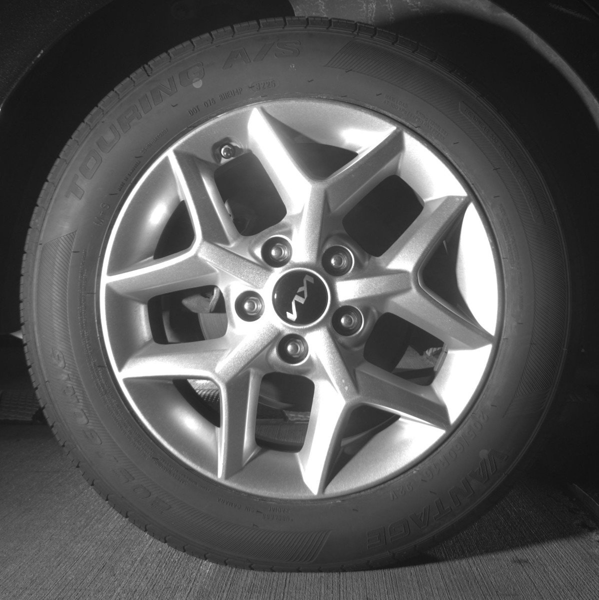 Used 2025 Kia Soul LX w/ LX Technology Package FWD image 15