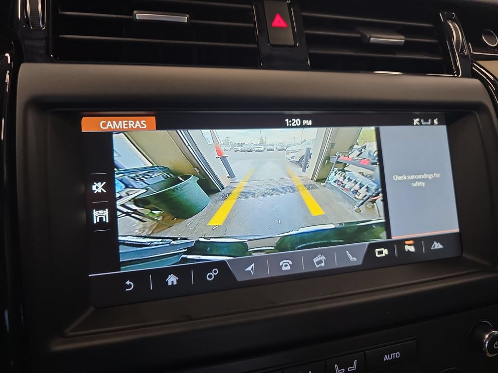 Used 2018 Land Rover Discovery SE AWD/4WD image 27