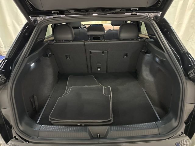 Certified 2021 Volkswagen ID.4 Pro S w/ Gradient Package image 38