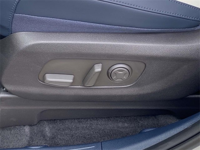 New 2025 Kia Carnival EX image 13