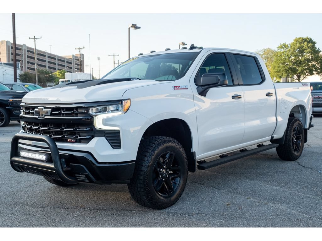 Used 2024 Chevrolet Silverado 1500 LT Trail Boss w/ Convenience Package II AWD/4WD image 4