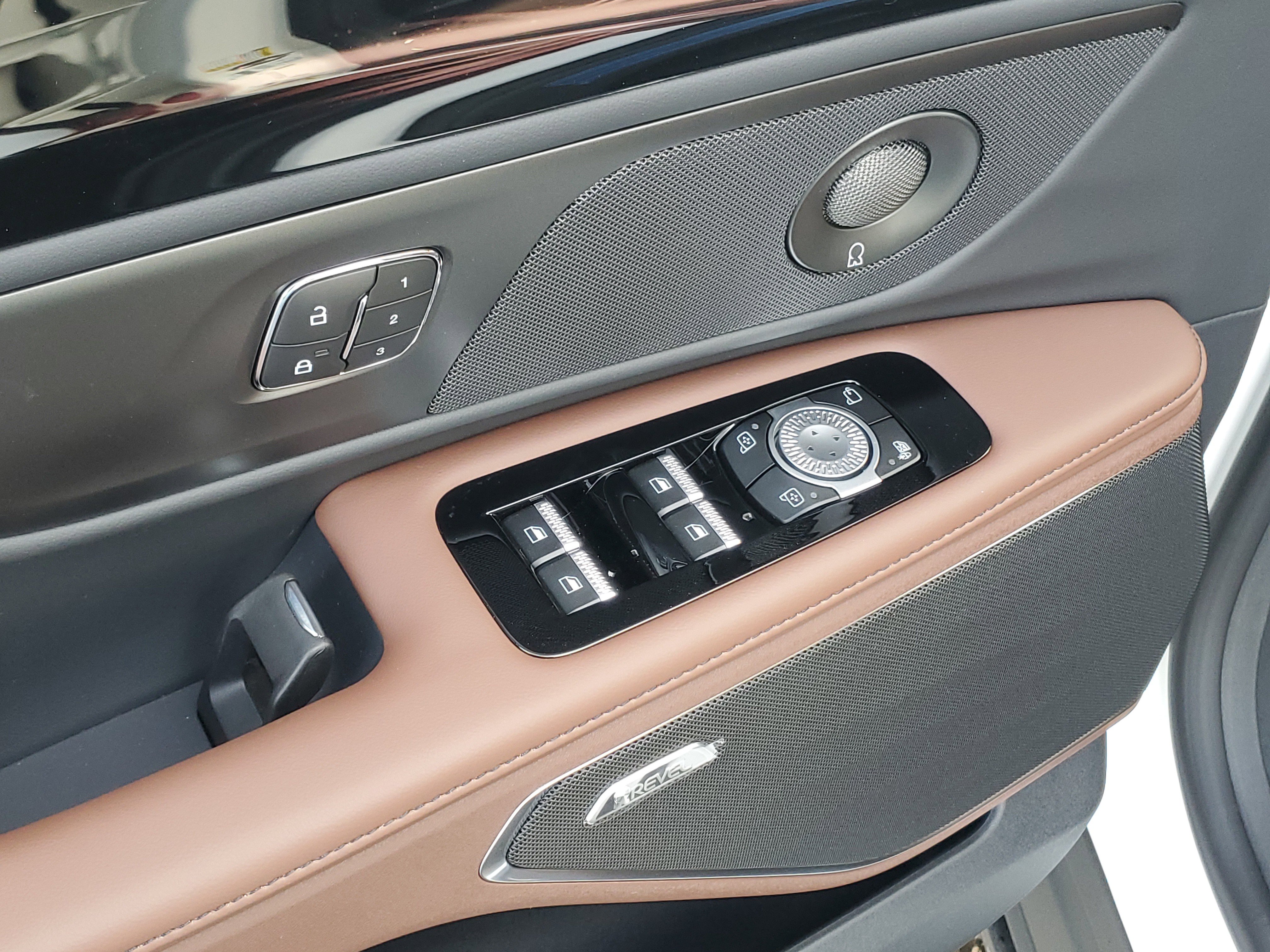 New 2026 Lincoln Nautilus Reserve w/ Jet Appearance Package image 9