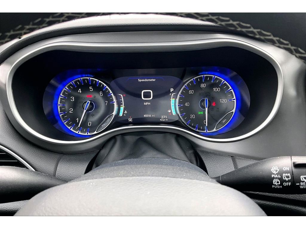 Certified 2025 Chrysler Pacifica Select image 27