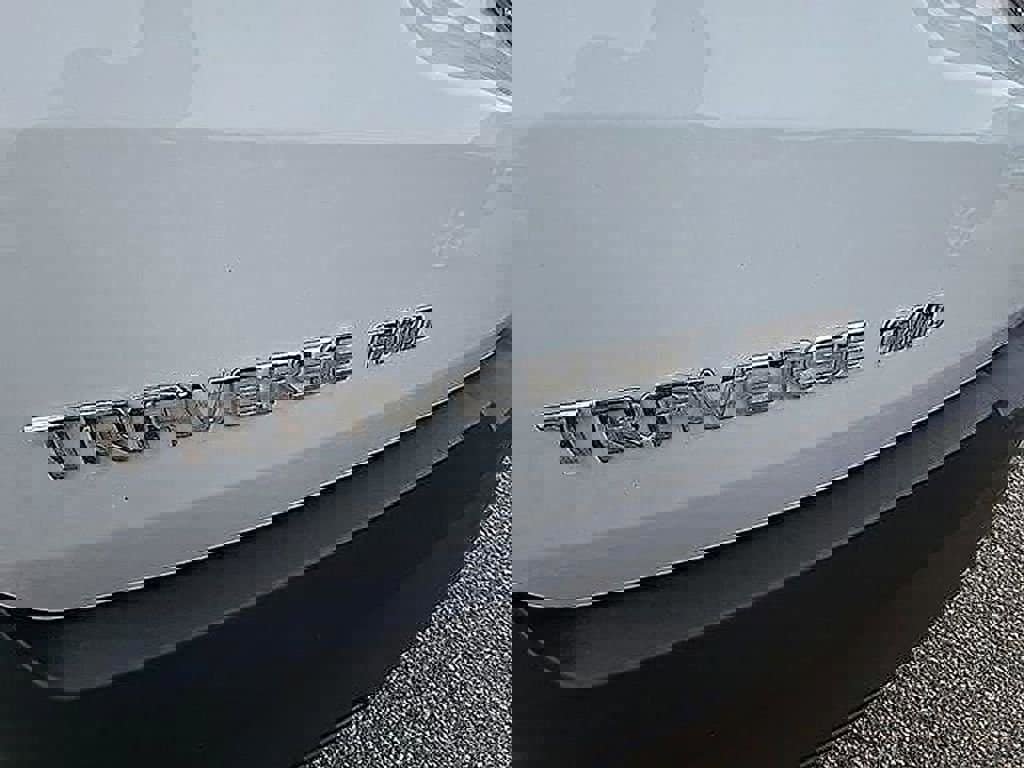 Used 2023 Chevrolet Traverse LT image 59